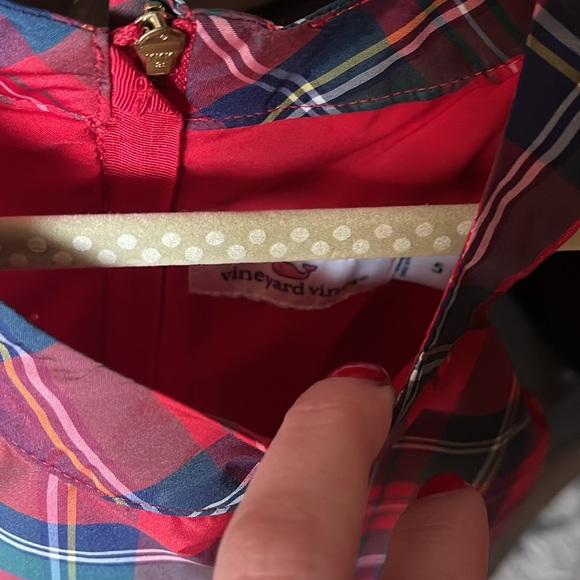 Vineyard Vines size 5 - Picture 3 of 4